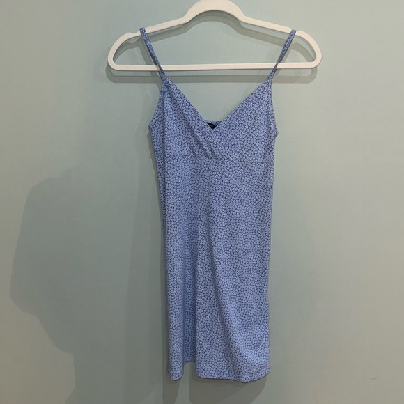 NWT Brandy Melville Blue and white floral mini‎ dress - Picture 4 of 7